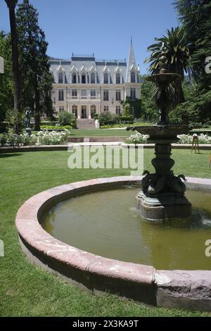 Pirque, Chile - 24. November 2023: Botanischer Garten im Las Majadas Hotel in der Nähe von Santiago, Chile Stockfoto