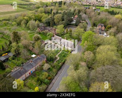 Aus der Vogelperspektive von Anne Hathaway's Cottage, Shottery, Warwickshire, Großbritannien. Stockfoto
