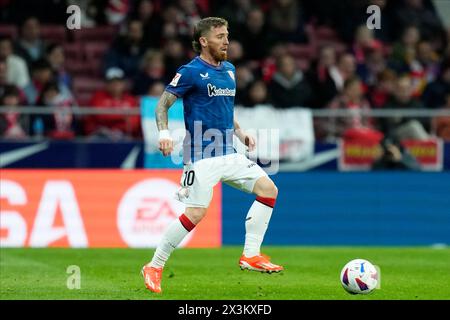 Madrid, Spanien. April 2024. Während des Liga-Spiels zwischen Atletico de Madrid und Athletic Club spielte er am 27. April im Civitas Metropolitano Stadium in Madrid. (Foto: Cesar Cebolla/PRESSINPHOTO) Credit: PRESSINPHOTO SPORTS AGENCY/Alamy Live News Stockfoto