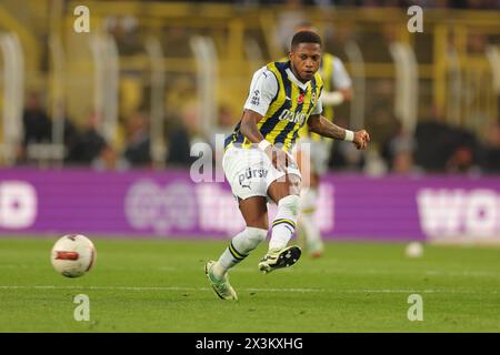 Istanbul, Türkei. April 2024. Istanbul, Türkei, 27. April 2024: Fred (35 Fenerbahce) während des türkischen Super League-Fußballspiels zwischen Fenerbahce und Besiktas im Ulker Stadium, Türkei. (EO/SPP) Credit: SPP Sport Press Photo. /Alamy Live News Stockfoto