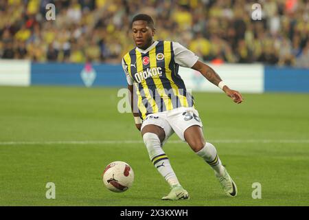 Istanbul, Türkei. April 2024. Istanbul, Türkei, 27. April 2024: Fred (35 Fenerbahce) während des türkischen Super League-Fußballspiels zwischen Fenerbahce und Besiktas im Ulker Stadium, Türkei. (EO/SPP) Credit: SPP Sport Press Photo. /Alamy Live News Stockfoto