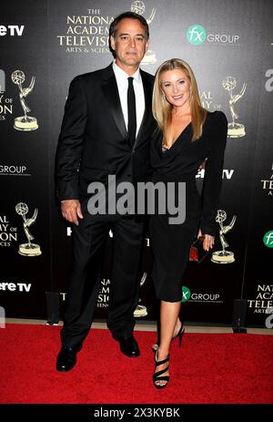 Beverly Hills, USA. April 2024. Die Soap-Stars Cady McClain und Jon Lindstrom haben angekündigt, dass sie sich nach 10 Jahren Ehe trennen. -------------------------------------------------------------------------------- Jon Lindstrom & Cady McClain 41. Jährliche Daytime Emmy Awards - Ankunft - am 22. Juni 2014 im Beverly Hilton Hotel Hotel. © Steven Bergman/AFF-USA.COM Credit: AFF/Alamy Live News Stockfoto