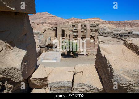 Panoramablick über das Ramesseum am Westufer von Luxor, Ägypten Stockfoto