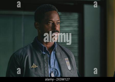 ERSCHEINUNGSDATUM: 24. Mai 2024. TITEL: Atlas. STUDIO: Netflix. DIREKTOR: Brad Peyton. Eine düster klingende Zukunft, in der ein Soldat der KI den Krieg nur beenden kann, ist die Menschheit zu beenden. STERLING K. BROWN als Colonel Banks. (Credit Image: © Netflix/Entertainment Pictures/ZUMAPRESS.com) NUR REDAKTIONELLE VERWENDUNG! Nicht für kommerzielle ZWECKE! Stockfoto