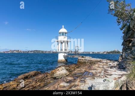 Leuchtturm von Robertson(s) Point, auch bekannt als Leuchtturm von Cremorne Point auf der Landzunge von Cremorne Point, Sydney Lower North Shore, NSW, Australien, 2024 Stockfoto