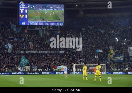 Rom, Latium. April 2024. Lazio-Fans beim Spiel der Serie A zwischen Lazio und Hellas Verona im Olympiastadion, Italien, 27. April 2024. Quelle: massimo insabato/Alamy Live News Stockfoto