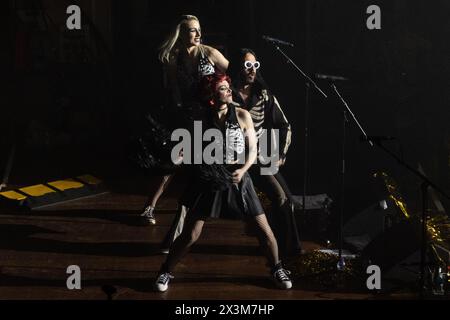 Newcastle, Großbritannien - Elvana, Elvis fronted Nirvana tritt am 27. April im O2 City Hall in Newcastle auf, am letzten Abend ihrer UK-Tour. Foto: Jill O'Donnell/Alamy Live News Stockfoto
