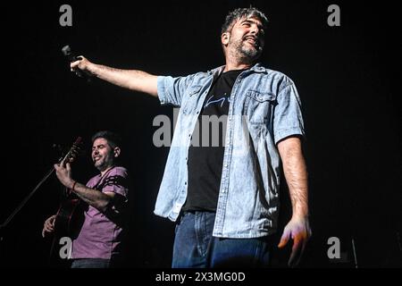 Estopa en vivo: David (voz) y José Manuel Muñoz (Gitarre) Stockfoto