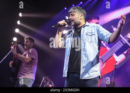 Estopa en vivo: David (voz) y José Manuel Muñoz (Gitarre) Stockfoto