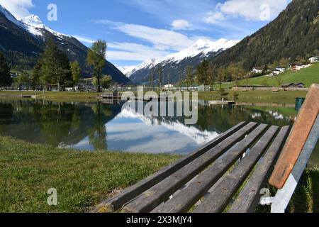 Bergsee in den österreichischen alpen Stockfoto