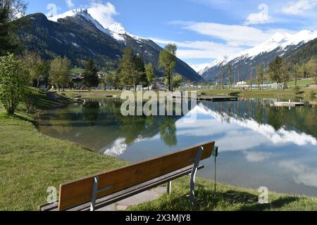 Bergsee in den österreichischen alpen Stockfoto