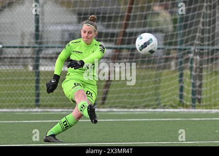 Zulte, Belgien. April 2024. Torhüterin Ianthe Meersschaert (31) von Zulte-Waregem, fotografiert während eines Frauenfußballspiels zwischen SV Zulte - Waregem und White Star Woluwe am 5. Spieltag in den Play-offs der Saison 2023 - 2024 der belgischen Lotto Womens Super League am Samstag, 27. April 2024 in Zulte, BELGIEN . Quelle: Sportpix/Alamy Live News Stockfoto