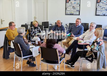 Aktives Patientenprogramm, Aufklärungsprogramm in der Selbstversorgung, damit Menschen, die an chronischen Krankheiten leiden, die Krankheit kennen können, sowie diese Gewohnheiten oder Stockfoto