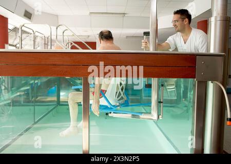 Rehabilitation, Hydrotherapie-Pool. Krankenhaus Universitario Gran Canaria Arzt Negrin, Las Palmas de Gran Canaria. Kanarische Inseln, Spanien Stockfoto