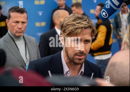 Ryan Gosling bei der Ankunft zur Europapremiere dem filmt der Fall Guy im UCI LUXE Kino in Berlin. / Ryan Gosling kommt zur Europapremiere des Films The Fall Guy im UCI LUXE Kino in Berlin. Schnappschuss-Fotografie/B.Niehaus *** Ryan Gosling kommt zur europäischen Premiere des Films The Fall Guy im UCI LUXE Kino in Berlin Ryan Gosling kommt zur europäischen Premiere des Films The Fall Guy im UCI LUXE Kino in Berlin Schnappschuss Fotografie B Niehaus Stockfoto