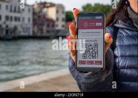 Venedig, Italien. April 2024. Venedig, Venedig, Italien, 28. April 2024, Zutrittskontrolltore in Veneice während Zutrittskontrolltore in Venedig - News Credit: Live Media Publishing Group/Alamy Live News Stockfoto