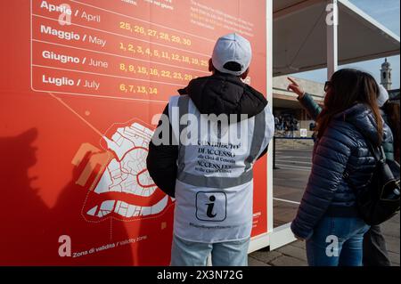 Venedig, Italien. April 2024. Venedig, Venedig, Italien, 28. April 2024, Zutrittskontrolltore in Veneice während Zutrittskontrolltore in Venedig - News Credit: Live Media Publishing Group/Alamy Live News Stockfoto