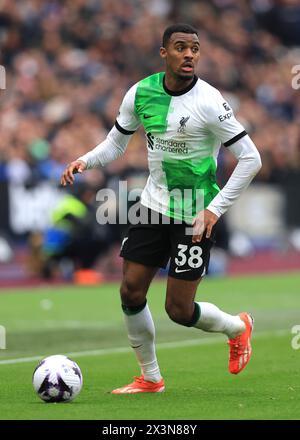 London, Großbritannien. April 2024. Ryan Gravenberch aus Liverpool während des Spiels der Premier League im London Stadium. Der Bildnachweis sollte lauten: Paul Terry/Sportimage Credit: Sportimage Ltd/Alamy Live News Stockfoto