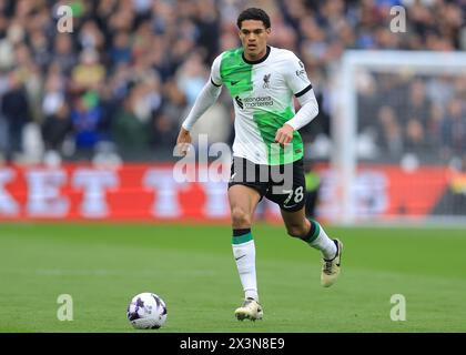 London, Großbritannien. April 2024. Jarell Quansah aus Liverpool während des Spiels der Premier League im London Stadium. Der Bildnachweis sollte lauten: Paul Terry/Sportimage Credit: Sportimage Ltd/Alamy Live News Stockfoto