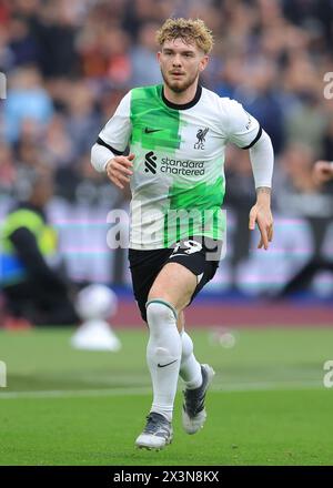 London, Großbritannien. April 2024. Harvey Elliott aus Liverpool während des Spiels der Premier League im London Stadium. Der Bildnachweis sollte lauten: Paul Terry/Sportimage Credit: Sportimage Ltd/Alamy Live News Stockfoto