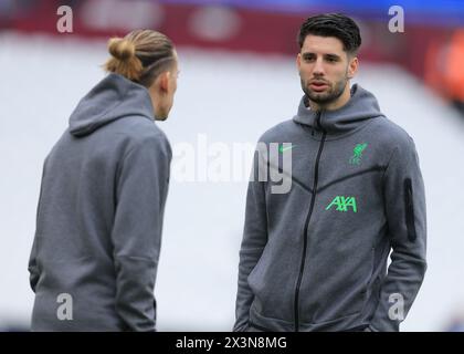 London, Großbritannien. April 2024. Dominik Szoboszlai aus Liverpool vor dem Spiel der Premier League im London Stadium. Der Bildnachweis sollte lauten: Paul Terry/Sportimage Credit: Sportimage Ltd/Alamy Live News Stockfoto