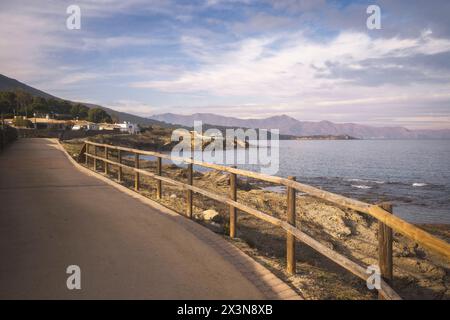 Cami de Ronda, ein Küstenweg zwischen Llanca und Port de la Selva in Costa Brava, Katalonien Stockfoto