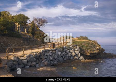 Cami de Ronda, ein Küstenweg zwischen Llanca und Port de la Selva in Costa Brava, Katalonien Stockfoto