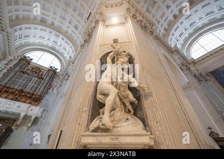 GENUA, ITALIEN 26. JULI 2023 - die Statue von San Bartolomeo des Bildhauers Claudio David in der Basilika von Carignano, Heilige Maria der Himmelfahrt (San Stockfoto