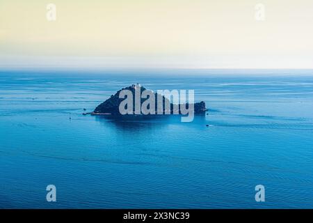 Gallinara, eine herrliche Insel im Ligurischen Meer, zwischen Alassio und Albenga Stockfoto