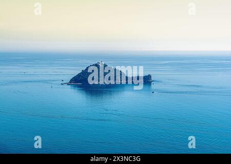 Gallinara, eine herrliche Insel im Ligurischen Meer, zwischen Alassio und Albenga Stockfoto