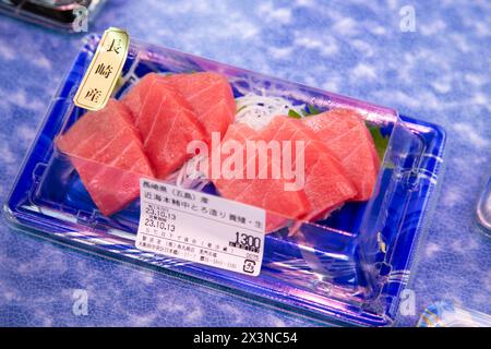 Japanischer Premium-Thunfisch auf einem Lebensmittelmarkt in Osaka in Japan. Stockfoto