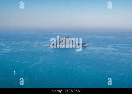 Gallinara, eine herrliche Insel im Ligurischen Meer, zwischen Alassio und Albenga Stockfoto