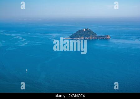 Gallinara, eine herrliche Insel im Ligurischen Meer, zwischen Alassio und Albenga Stockfoto