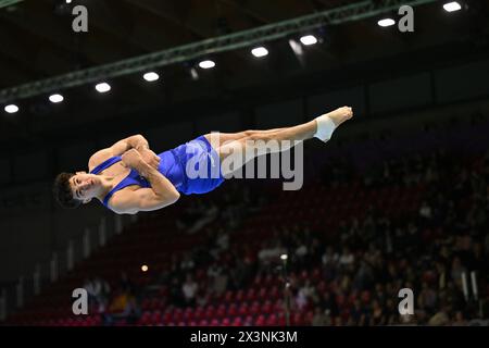 Rimini, Italien. April 2024. Manuel Berettera (ITA) Floor während der künstlerischen Turn-Europameisterschaft - Männer, Turnen in Rimini, Italien, 28. April 2024 Credit: Independent Photo Agency/Alamy Live News Stockfoto