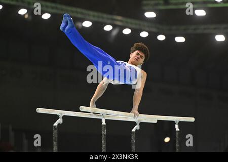 Rimini, Italien. April 2024. Anthony Mansard (FRA) PB während der europäischen Meisterschaft im Kunstturnen - Männer, Gymnastik in Rimini, Italien, 28. April 2024 Credit: Independent Photo Agency/Alamy Live News Stockfoto