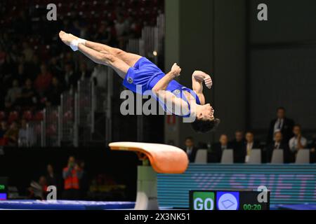 Rimini, Italien. April 2024. Manuel Berettera (ITA) Floor während der künstlerischen Turn-Europameisterschaft - Männer, Turnen in Rimini, Italien, 28. April 2024 Credit: Independent Photo Agency/Alamy Live News Stockfoto