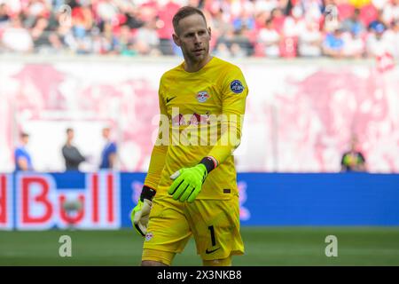 Leipzig, Deutschland. April 2024. Peter Gulacsi (RasenBallsport Leipzig, #01), RB Leipzig gegen Borussia Dortmund - BVB 09, 1. Bundesliga, Fußball, DFB, Bundesliga, 31, Staffel 2023/2024, RB Arena, Credit: HMB Media/Uwe Koch/Alamy Live News DFB/DFL-VORSCHRIFTEN VERBIETEN JEDE VERWENDUNG VON FOTOGRAFIEN ALS BILDSEQUENZEN UND/ODER QUASI-VIDEO, 27.04. 2024: Heiko Becker/Alamy Live News Stockfoto