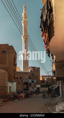 Esna, Ägypten Januar 2024; Lifestyle Street Scene in Esne Stockfoto