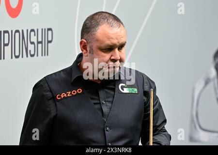 Stephen Maguire reagiert auf die Cazoo World Championships 2024 im Crucible Theatre, Sheffield, Großbritannien. April 2024. (Foto: Cody Froggatt/News Images) in Sheffield, Großbritannien am 28.04.2024. (Foto: Cody Froggatt/News Images/SIPA USA) Credit: SIPA USA/Alamy Live News Stockfoto