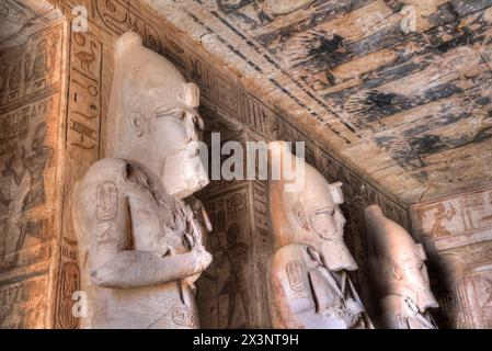 Ramses II, Statuen, Hypostilhalle, Ramses II Tempel, UNESCO-Weltkulturerbe, Abu Simbel, Ägypten Stockfoto