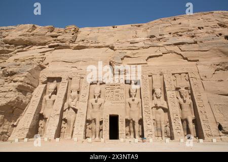 Tempel von Hathor und Nefetari, UNESCO-Weltkulturerbe, Abu Simbel, Ägypten Stockfoto