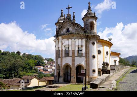 Kirche unserer Lieben Frau vom Rosenkranz der Schwarzen Männer in Ouro Preto touristisches Reiseziel, UNESCO-Weltkulturerbe im Bundesstaat Minas Gerais, Brasilien Stockfoto