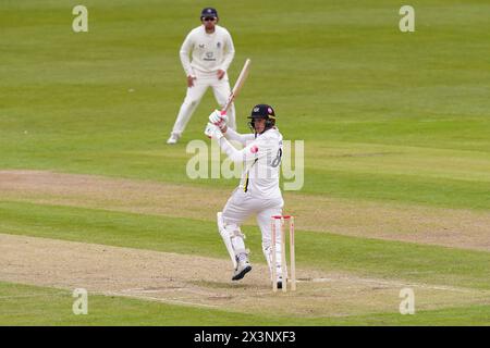 Bristol, Großbritannien, 28. April 2024. Dominic Goodman in Gloucestershire spielte im Spiel der Vitality County Championship Division 2 zwischen Gloucestershire und Middlesex. Quelle: Robbie Stephenson/Gloucestershire Cricket/Alamy Live News Stockfoto