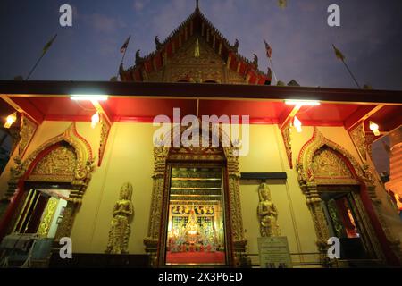 Thailand, Chiang mai - 17. Dezember 2019: wat phan ohn der Tempel in der Nähe von chiang mai sonntag Nacht Markt. Der sonntagabend-Markt in chiang mai ist einer der großen Nächte Stockfoto