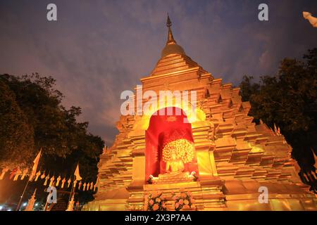 Thailand, Chiang mai - 17. Dezember 2019: wat phan ohn der Tempel in der Nähe von chiang mai sonntag Nacht Markt. Der sonntagabend-Markt in chiang mai ist einer der großen Nächte Stockfoto