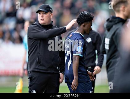 Viborg, Dänemark. April 2024. Der Randers FC-Trainer Mohammed Fuseini wird am Sonntag, den 28. April 2024, im Superliga-Spiel zwischen Viborg FF und Randers FC in der Energi Viborg Arena durch Rasmus Bertelsen ersetzt. (Foto: Henning Bagger/Ritzau Scanpix) Credit: Ritzau/Alamy Live News Stockfoto