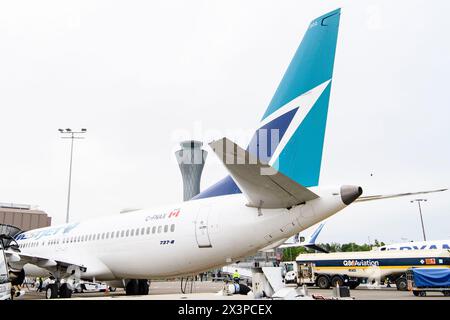 Der erste Flug der kanadischen Fluggesellschaft WestJet der kanadischen Fluggesellschaft WestJet von Edinburgh aus ist einfach der erste Flug der kanadischen Fluggesellschaft WestJet gestartet Stockfoto