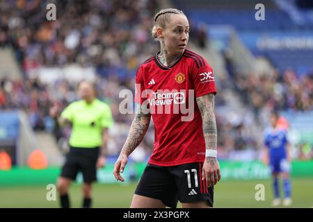 King Power Stadium, Leicester am Sonntag, den 28. April 2024. Leicester, Großbritannien. April 2024. Leah Galton von Manchester United sieht beim Spiel der Barclays WomenÕs Super League zwischen Leicester City und Manchester United im King Power Stadium in Leicester am Sonntag, den 28. April 2024, an. (Quelle: James Holyoak / Alamy Live News) Stockfoto