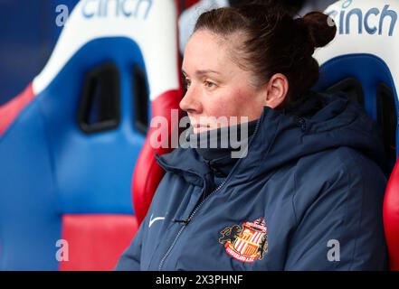 Sunderland-Managerin Melanie Reay vor dem Spiel der Barclays Women's Championship im Londoner Selhurst Park. Bilddatum: Sonntag, 28. April 2024. Stockfoto