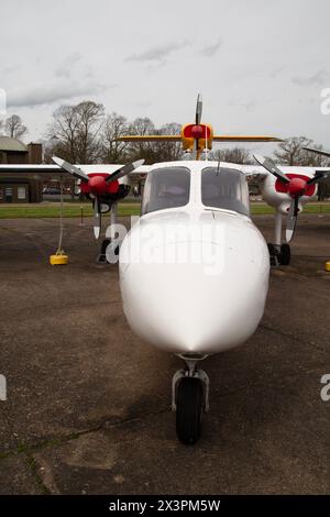 Nose of a Britten-Norman BN-2A Mk III Trislander, ein britisches dreimotoriges kolbengetriebenes Nutzflugzeug. Stockfoto